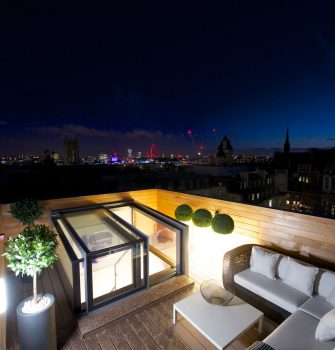 14 one-wall-box-skylight-night-view-s