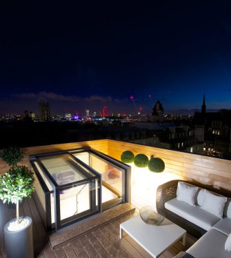 14 one-wall-box-skylight-night-view-s