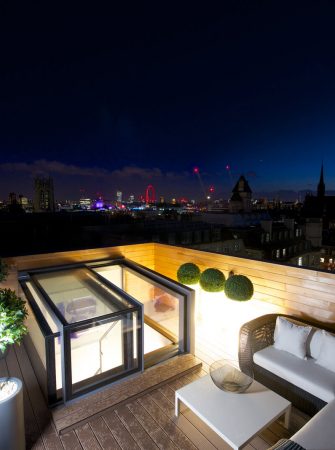 14 one-wall-box-skylight-night-view-s