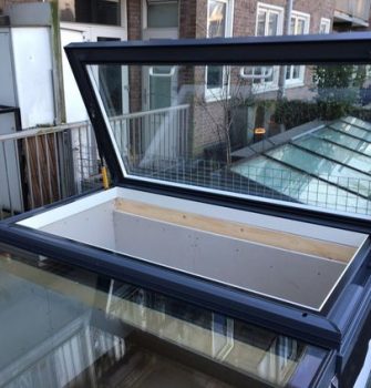 Skyhatch Manual Rooflight - Glazing Vision Europe