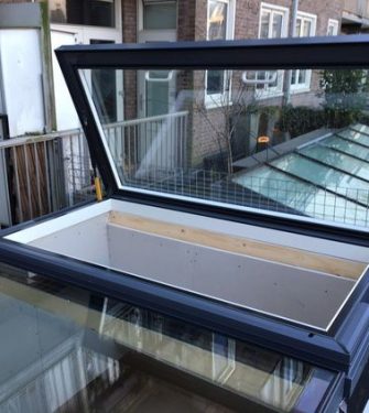 Skyhatch Manual Rooflight - Glazing Vision Europe